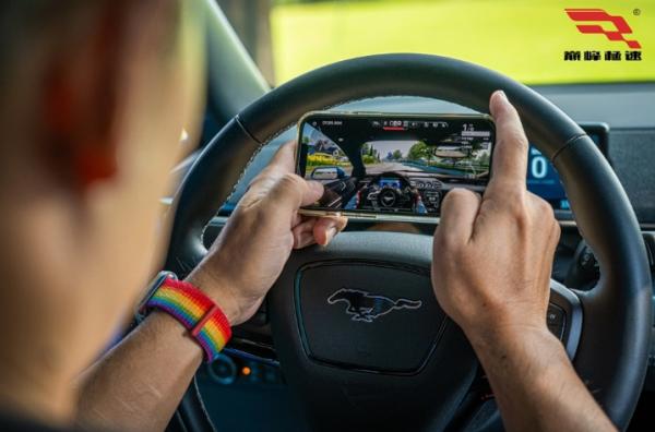 3A級擬真競速遊戲《巔峰極速》紀錄片正式上線！極速玩家爆哥、小草搶先體驗，高手巔峰對決