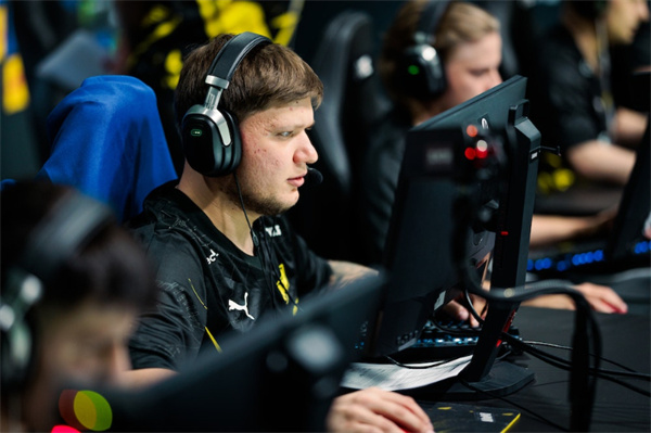 s1mple：買了幾套房子，最貴的是迪拜那套